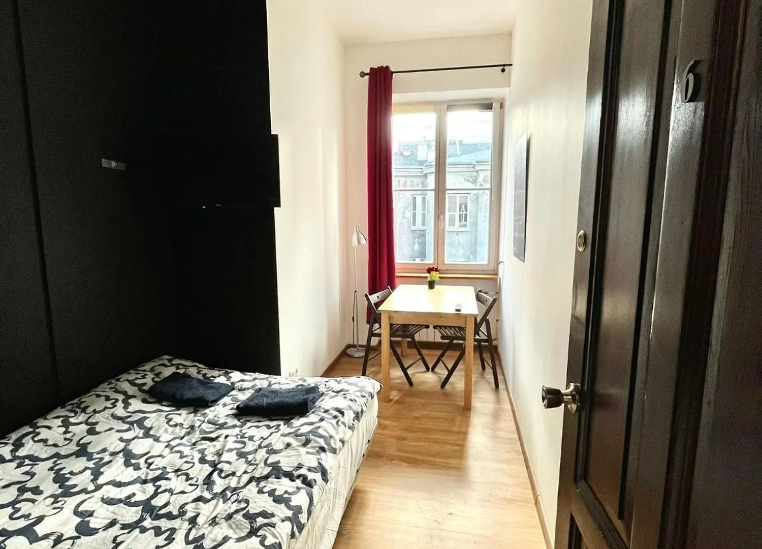Bezagenta Rooms Centrum Варшава Хостел